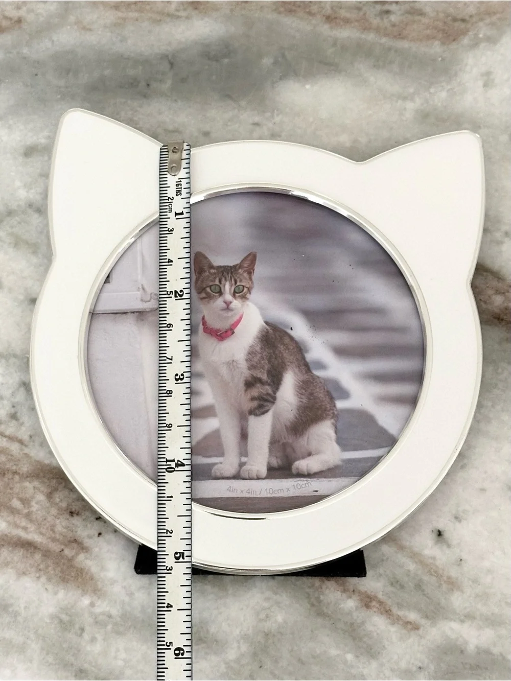 White Cat-Shaped Photo Frame for Pets